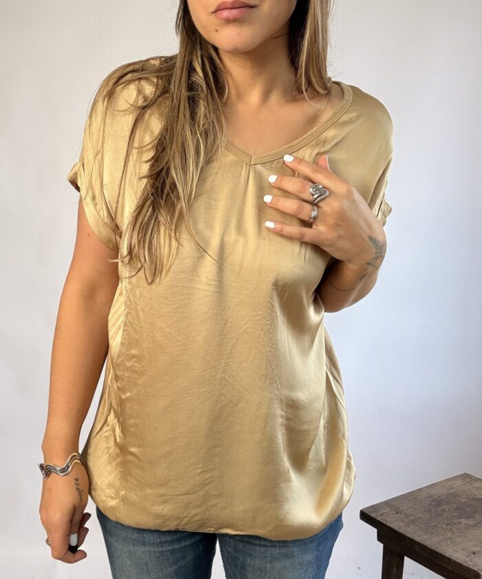 Remera Frente Saten Escote en V